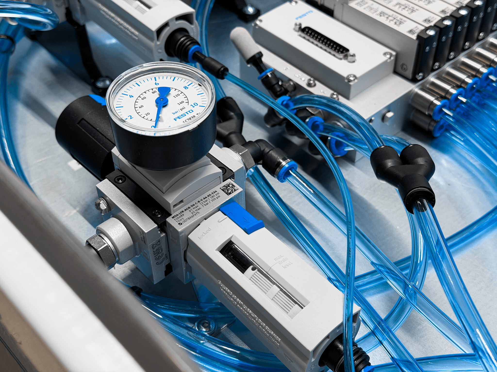 Pneumatische Steuerung — Ventilinseln und Aktorik